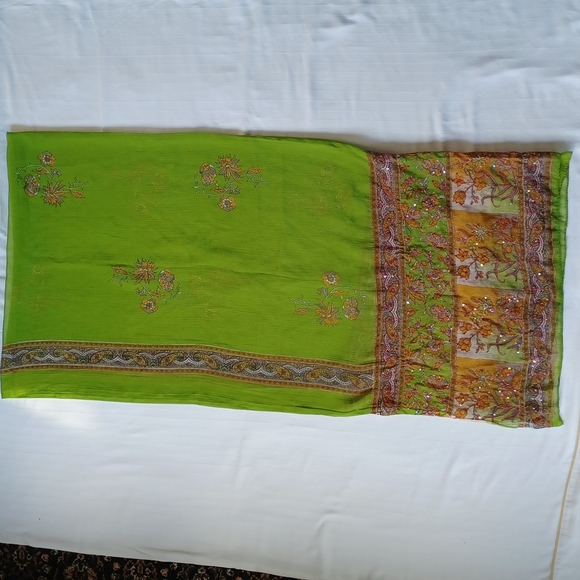 Chartreuse Green Floral & Sequin Sari Wrap - Picture 9 of 9